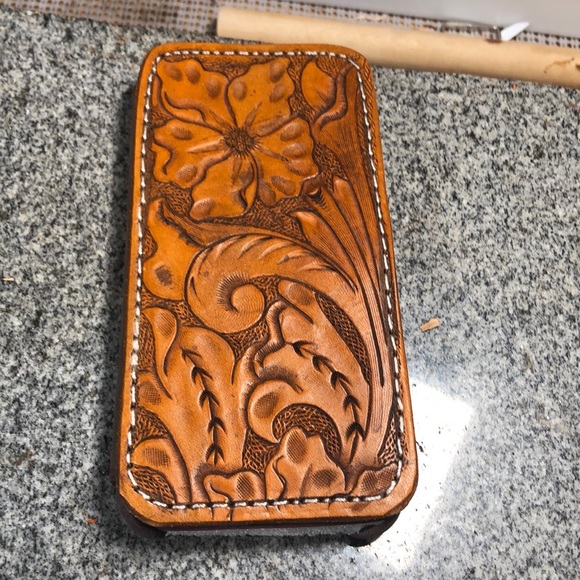 Hand tooled phone cases - Picture 5 of 8